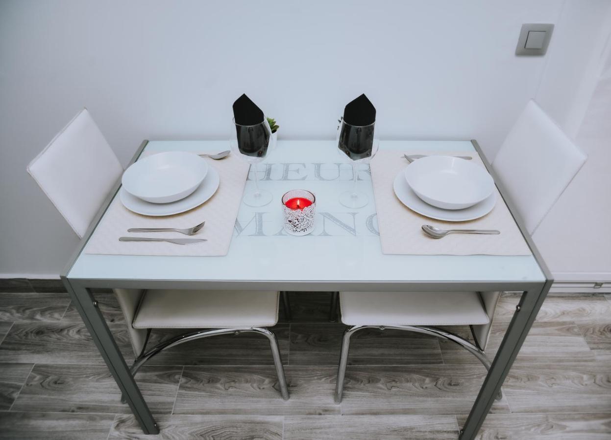 Eres Emerita "Apartamentos & Suites" Mérida Luaran gambar