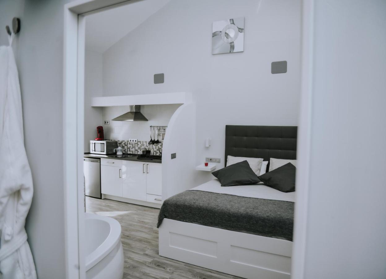 Eres Emerita "Apartamentos & Suites" Mérida Luaran gambar